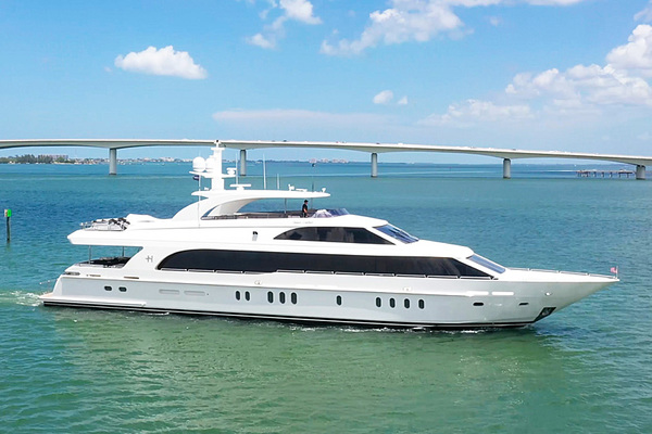 2013 HARGRAVE 125 RAISED PILOTHOUSE