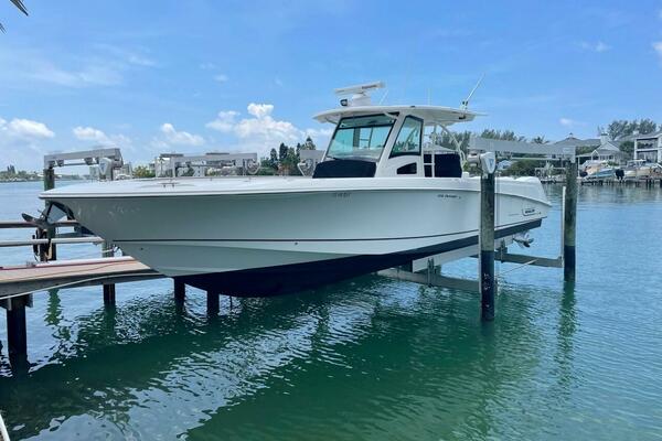 2012 BOSTON WHALER 37 OUTRAGE