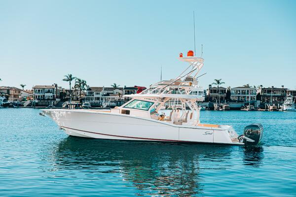 2019 SCOUT 42 CENTER CONSOLE