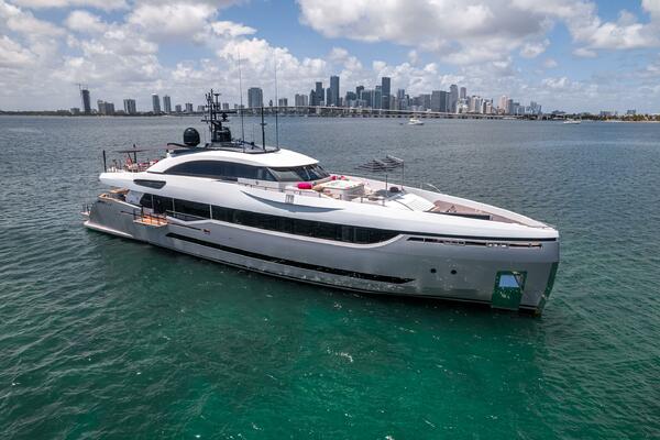 2013 COLUMBUS YACHTS 40S HYBRID