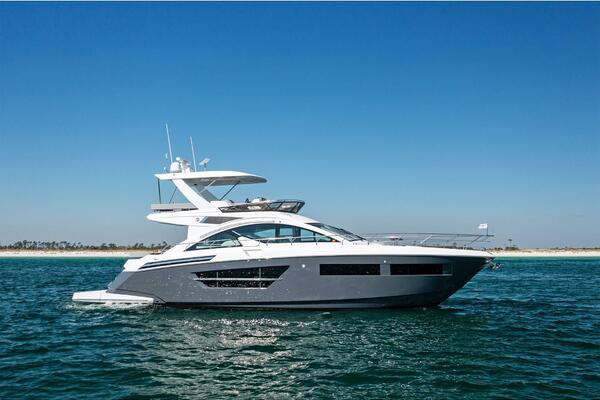 2023 CRUISERS YACHTS 60 CANTIUS FLY