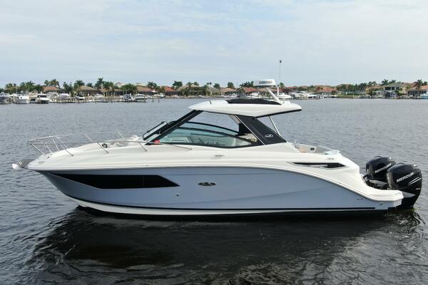 2021 SEA RAY 320 SUNDANCER