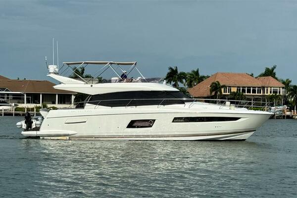 2015 PRESTIGE 550 FLYBRIDGE