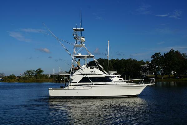 1987 BERTRAM 37 CONVERTIBLE