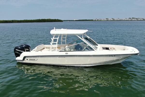 2014 BOSTON WHALER 270 VANTAGE