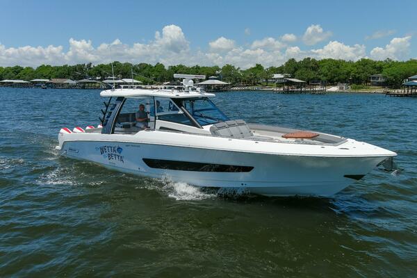 2021 BOSTON WHALER 420 OUTRAGE