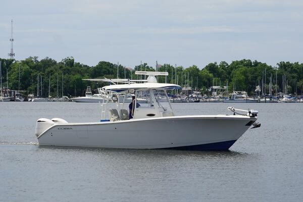 2019 COBIA 320 CC