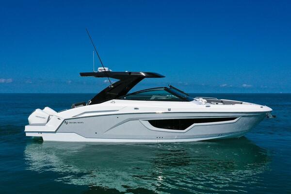 2023 CRUISERS YACHTS 34 GLS