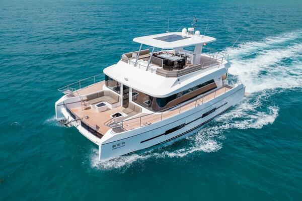 2024 DIAMOND YACHTS EF56 POWER CATAMARAN