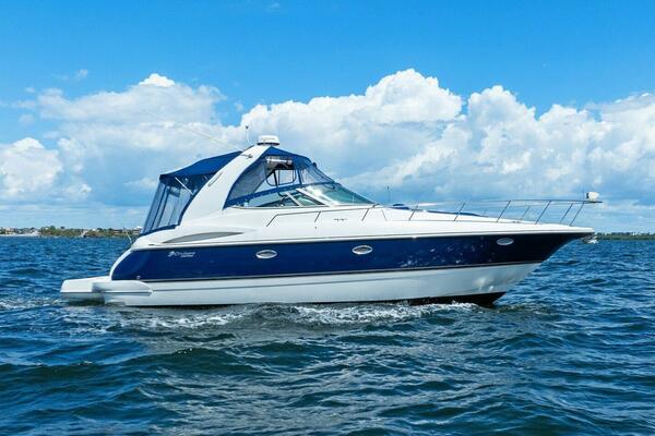 2002 CRUISERS YACHTS 3672 EXPRESS