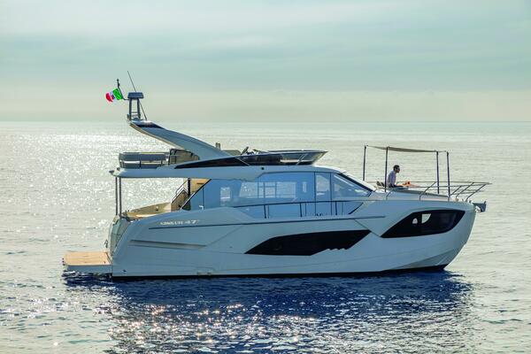 2025 ABSOLUTE 47 FLYBRIDGE