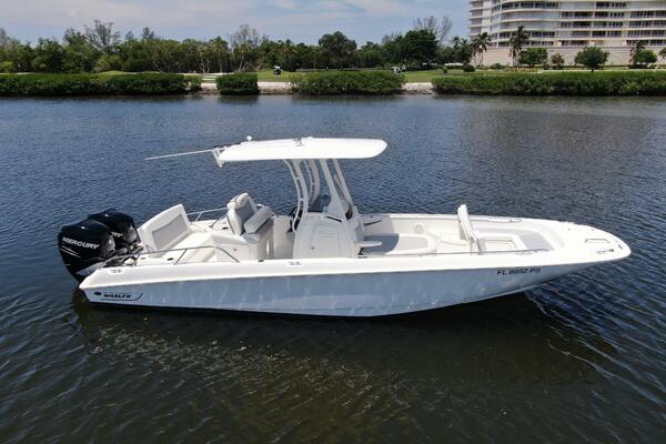 2014 BOSTON WHALER 270 DAUNTLESS