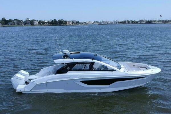 2024 CRUISERS YACHTS 42 GLS