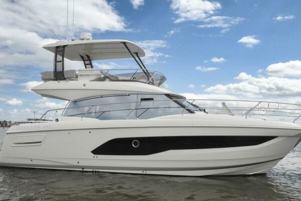 2024 PRESTIGE 420 FLYBRIDGE